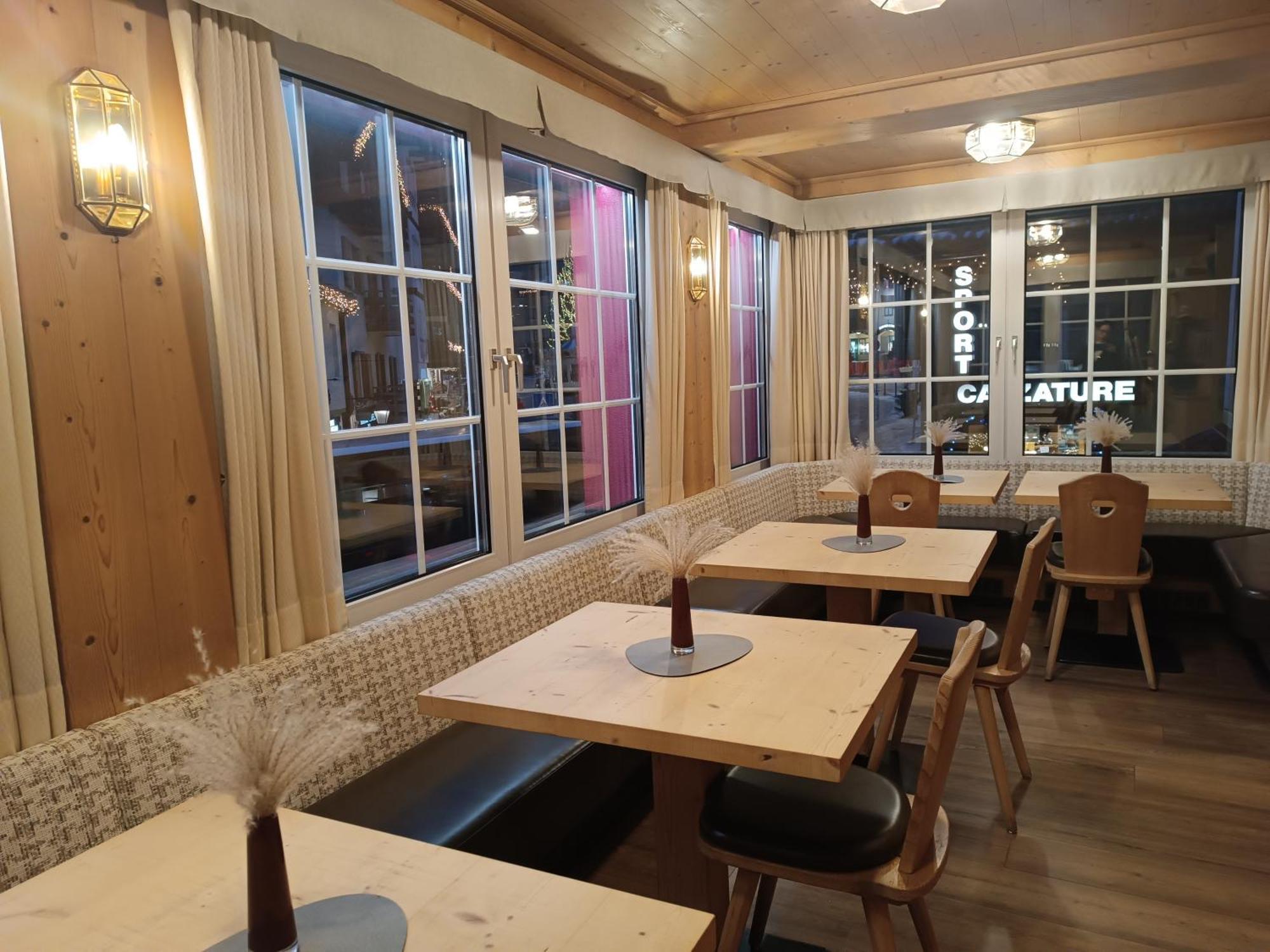 Hotel Stella Моена Екстериор снимка