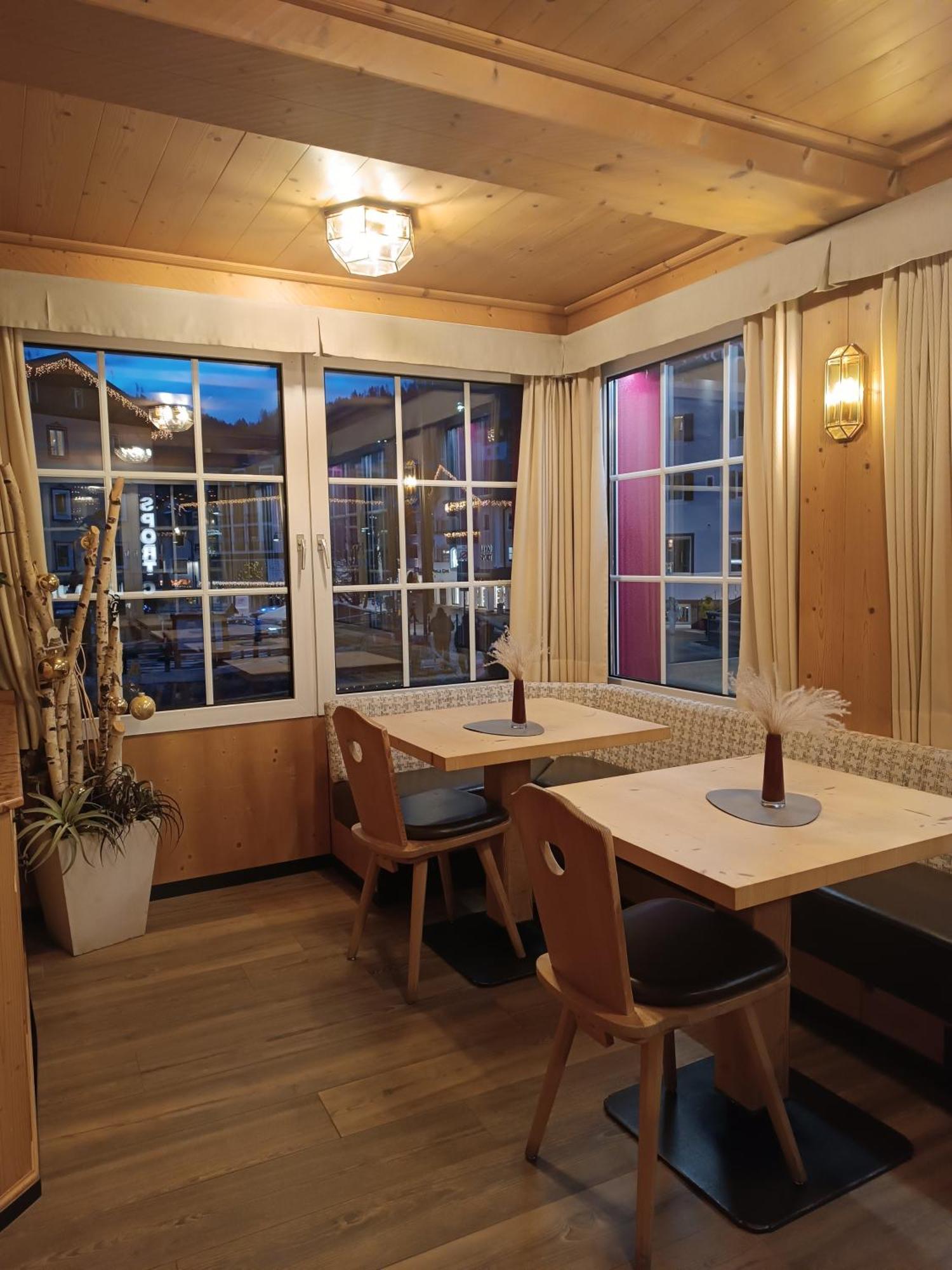 Hotel Stella Моена Екстериор снимка
