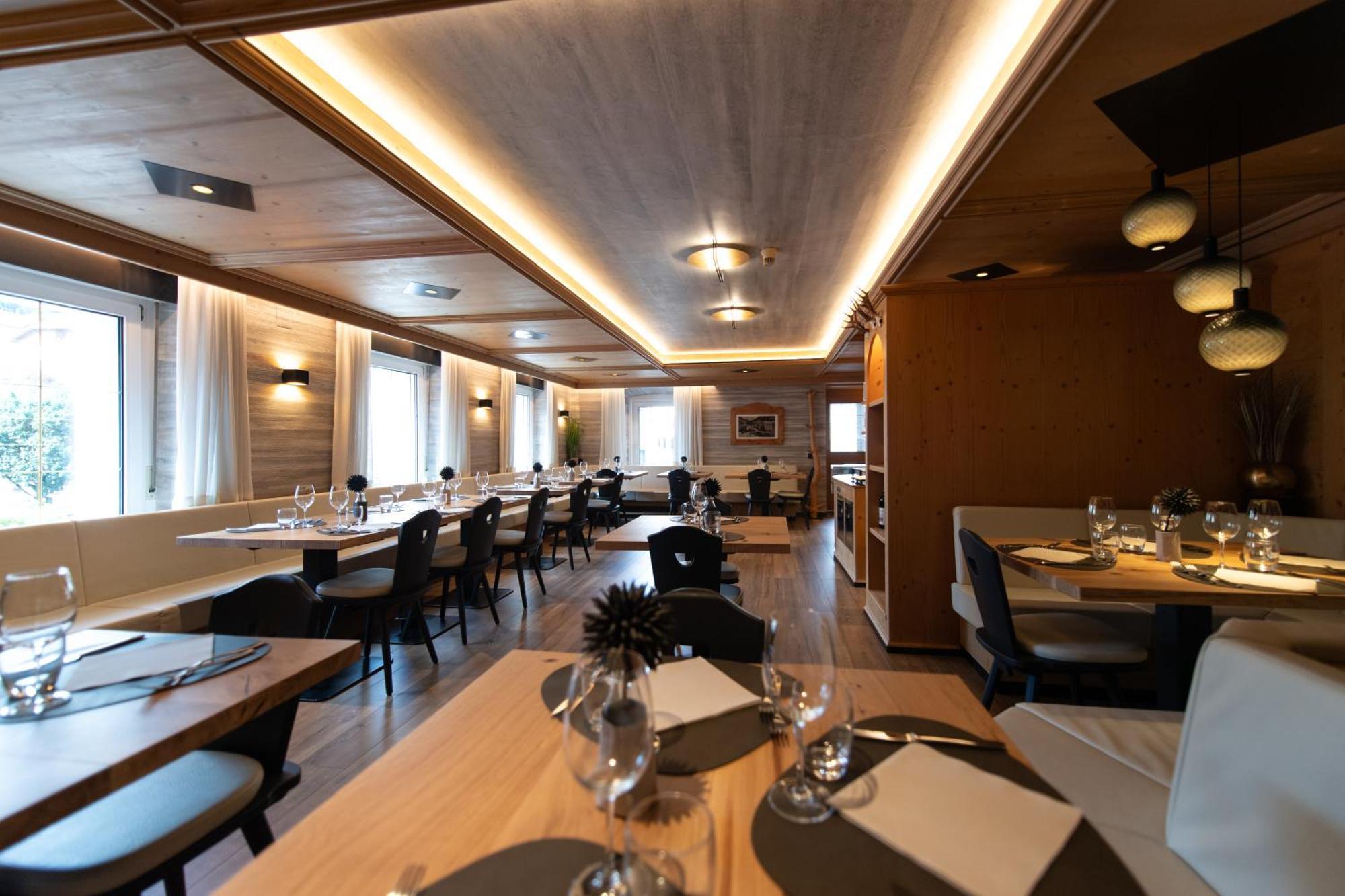Hotel Stella Моена Екстериор снимка