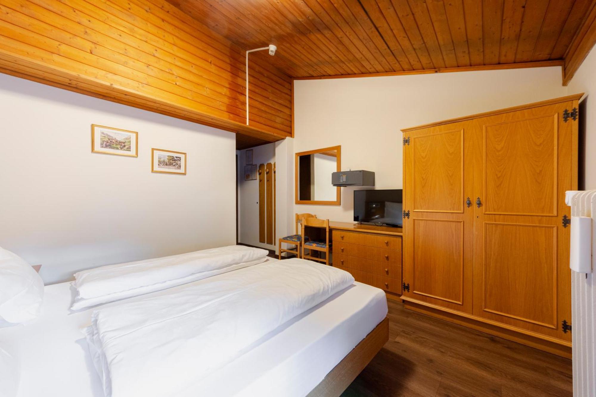 Hotel Stella Моена Екстериор снимка