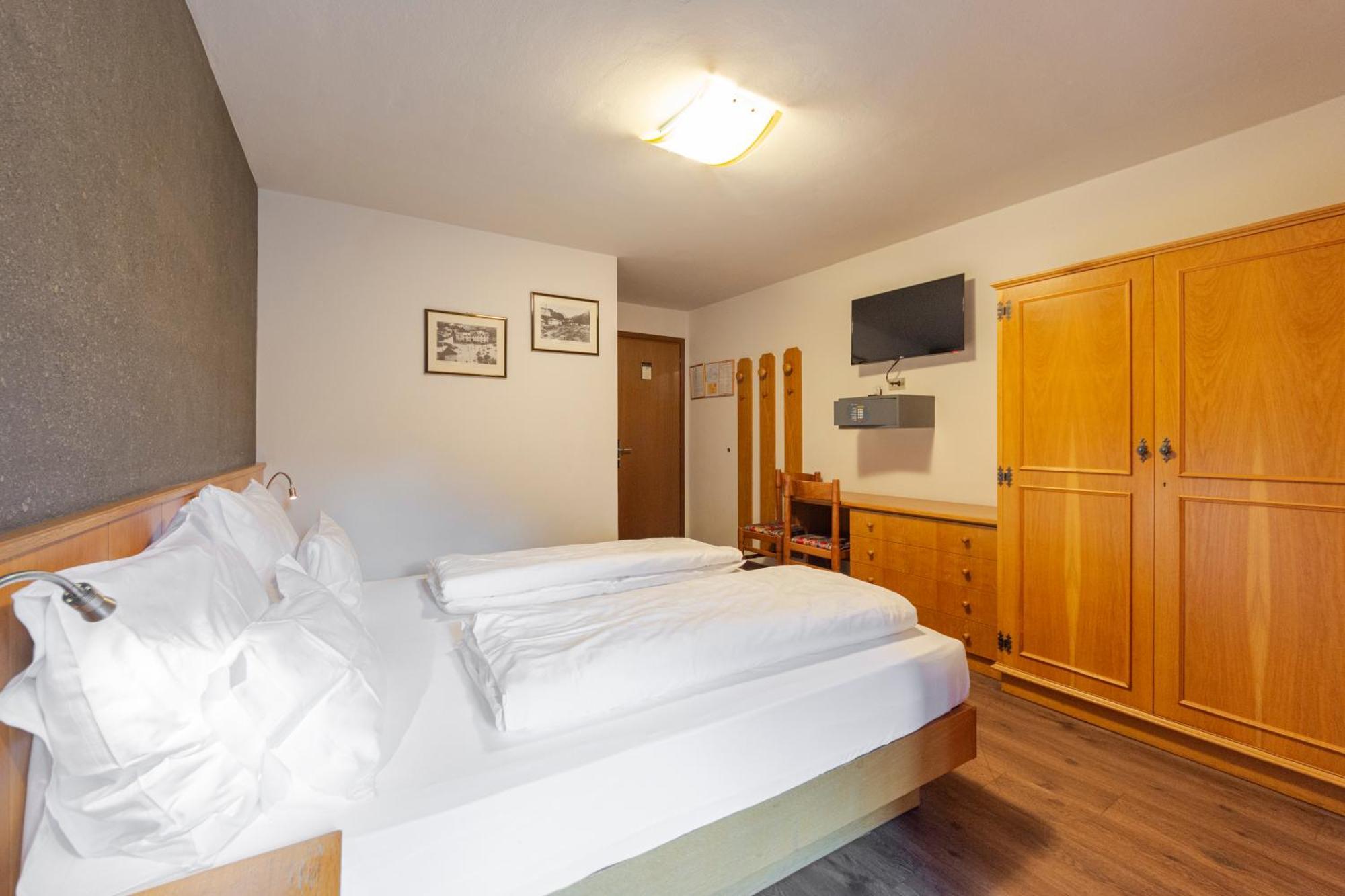 Hotel Stella Моена Екстериор снимка