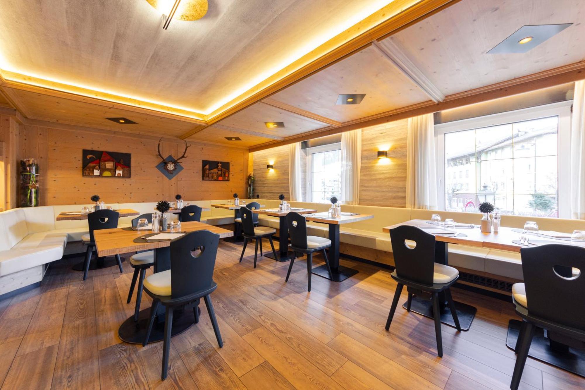 Hotel Stella Моена Екстериор снимка