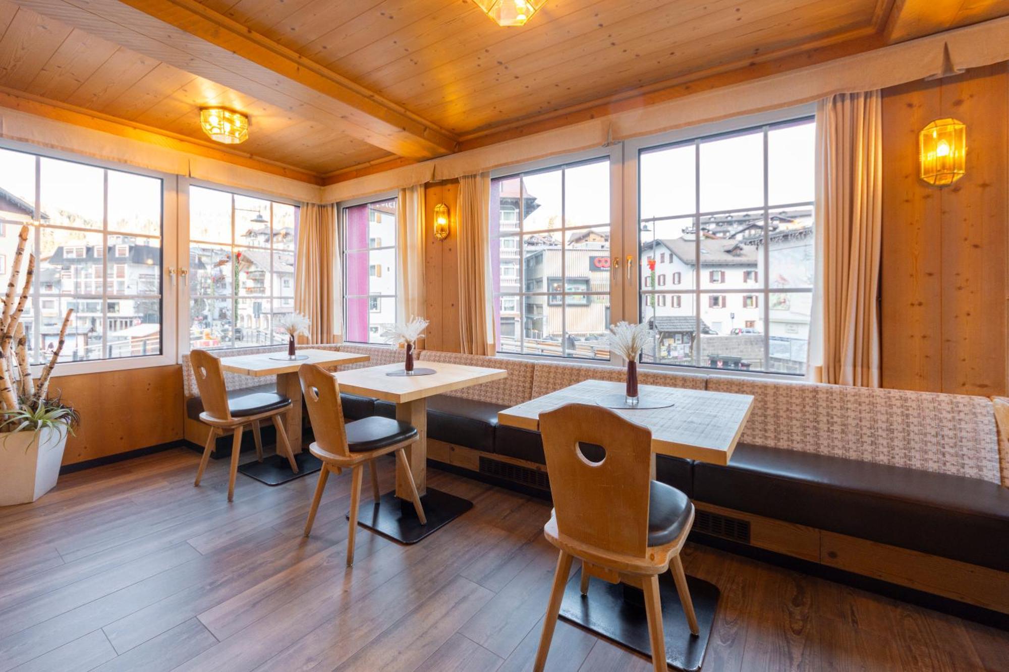 Hotel Stella Моена Екстериор снимка