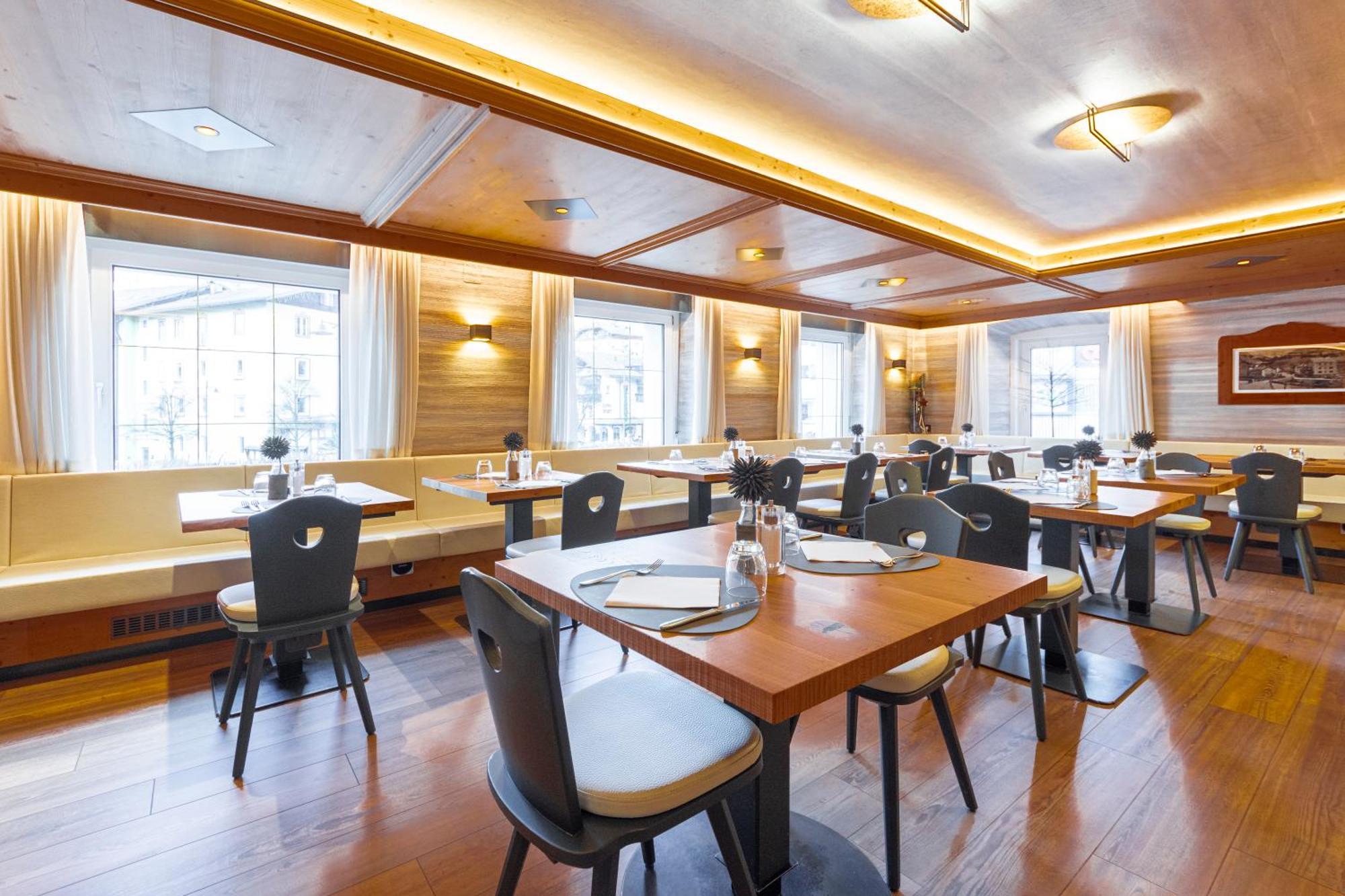 Hotel Stella Моена Екстериор снимка
