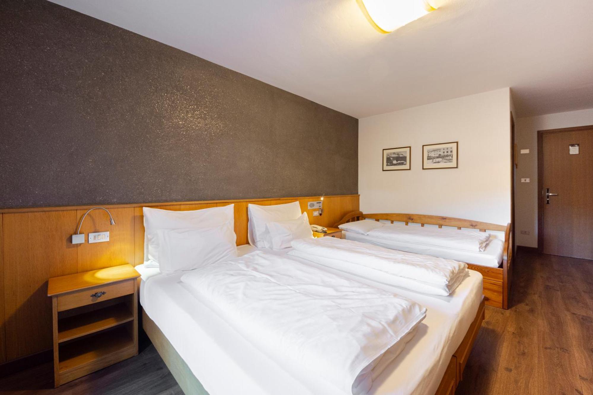 Hotel Stella Моена Екстериор снимка