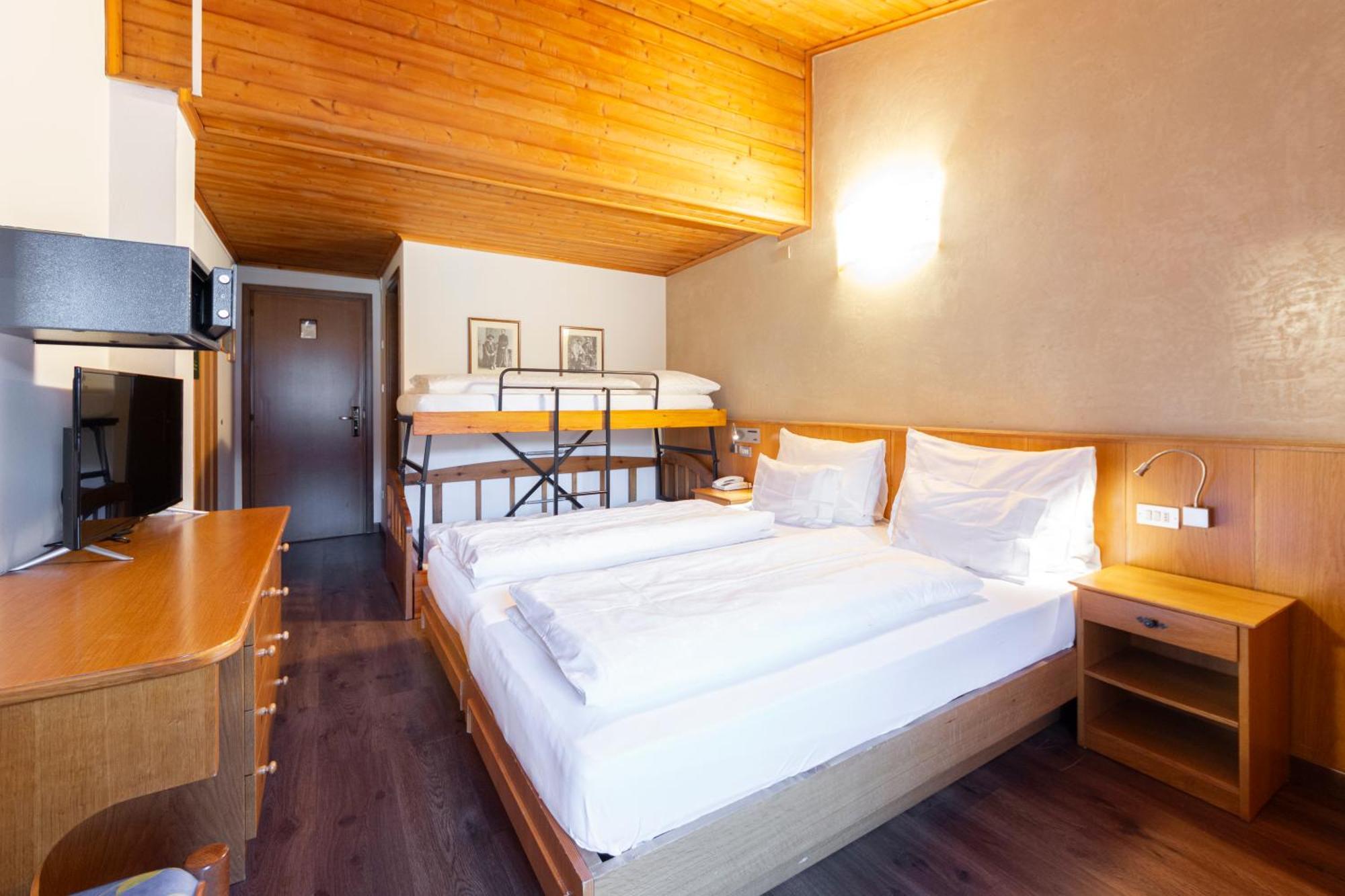 Hotel Stella Моена Екстериор снимка