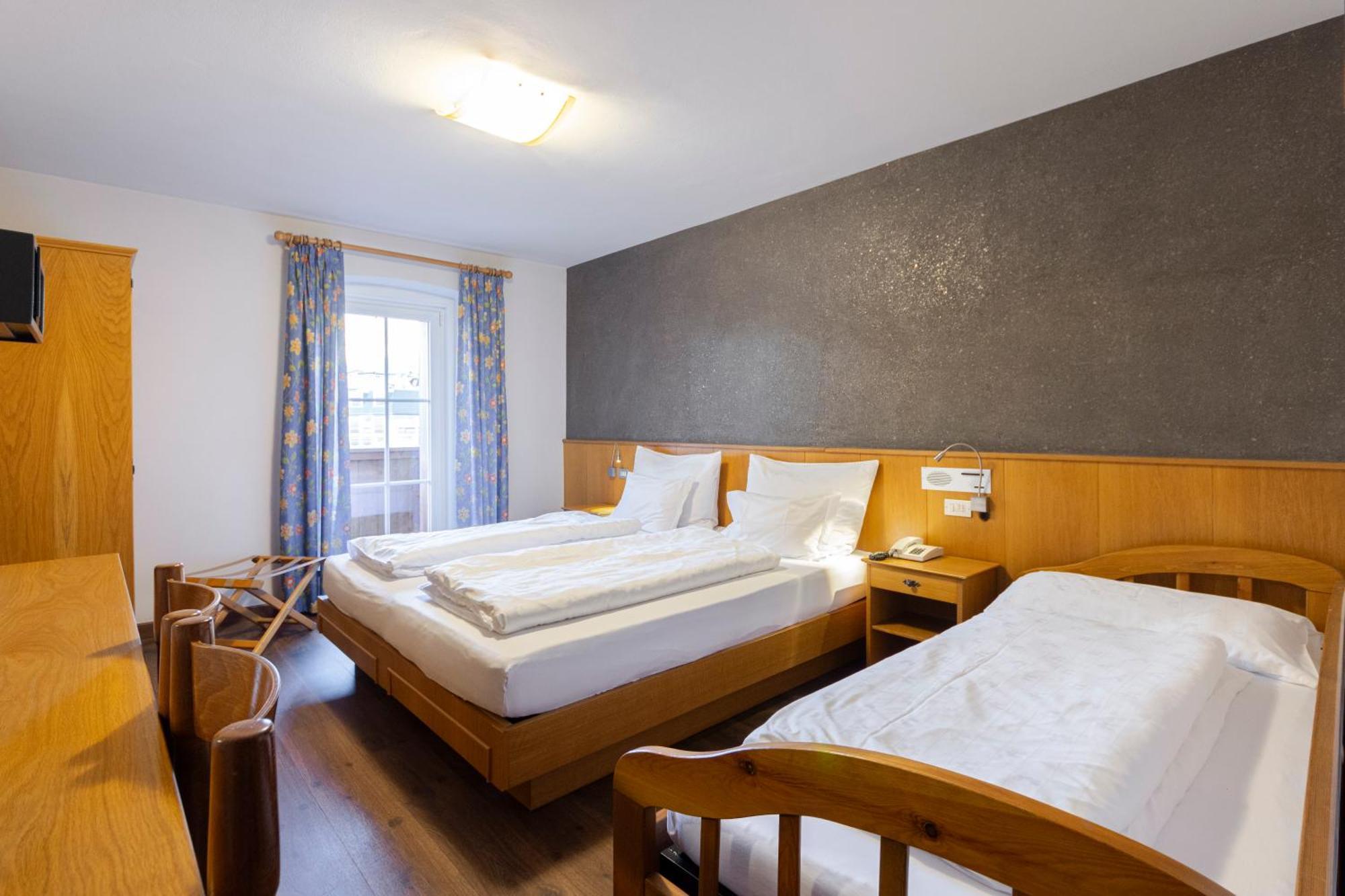 Hotel Stella Моена Екстериор снимка