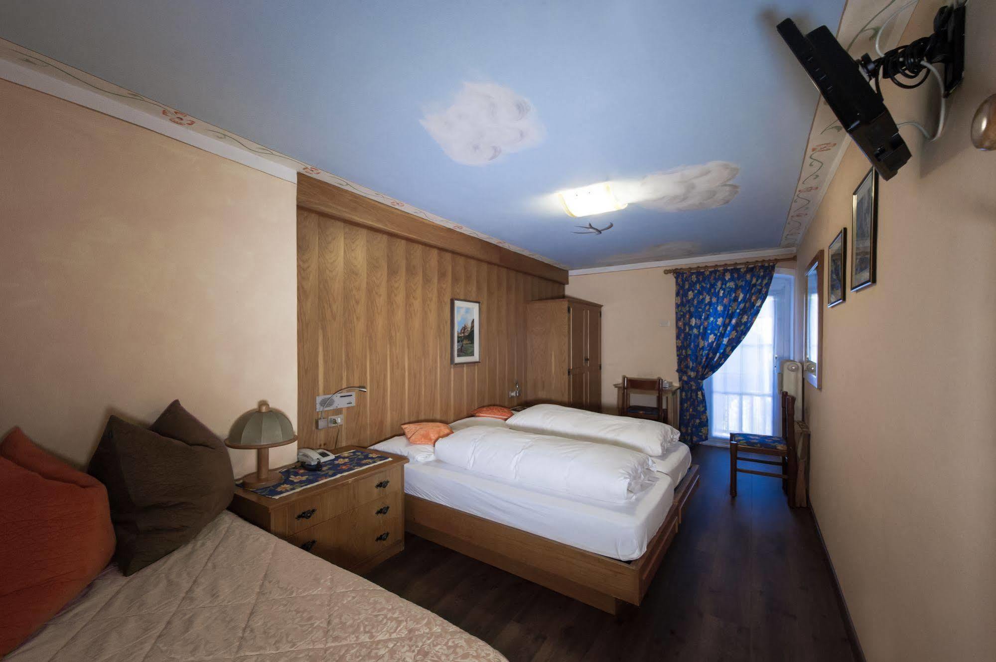 Hotel Stella Моена Екстериор снимка